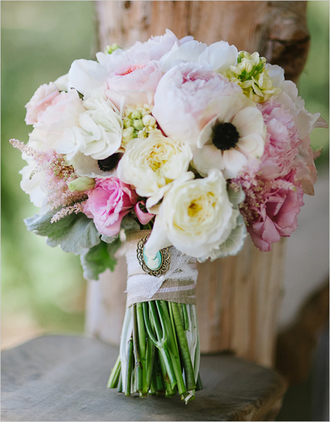 pink-and-white-wedding-bouquet-28.jpg